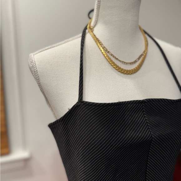 90’s Chic Black Pinstripe top - Picture 6 of 8